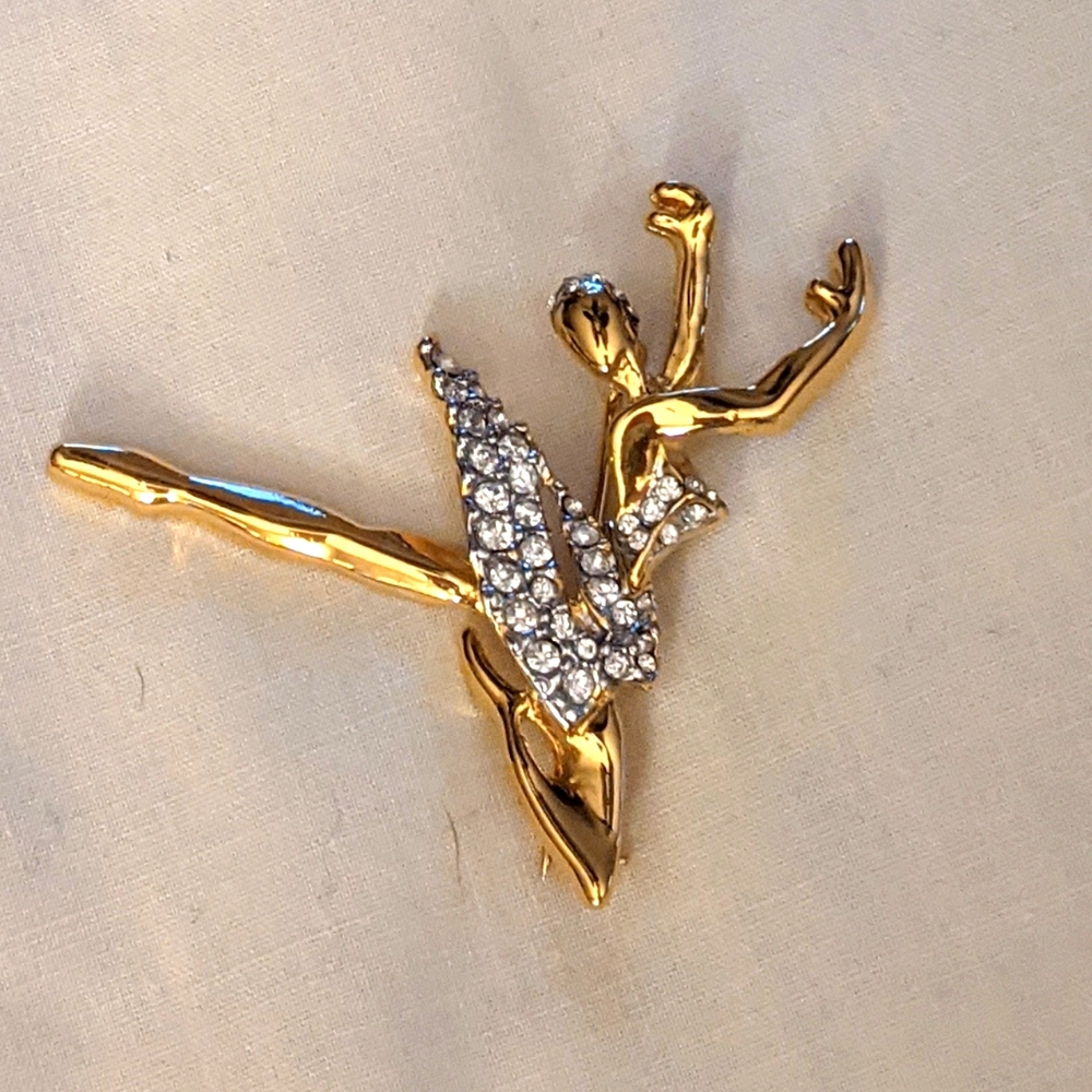 VTG ballerina brooch 🧚
